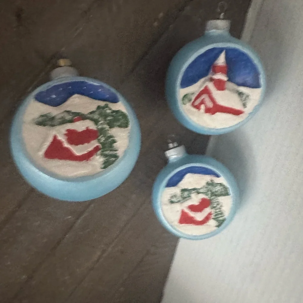 Vintage 1975 Duncan ornaments